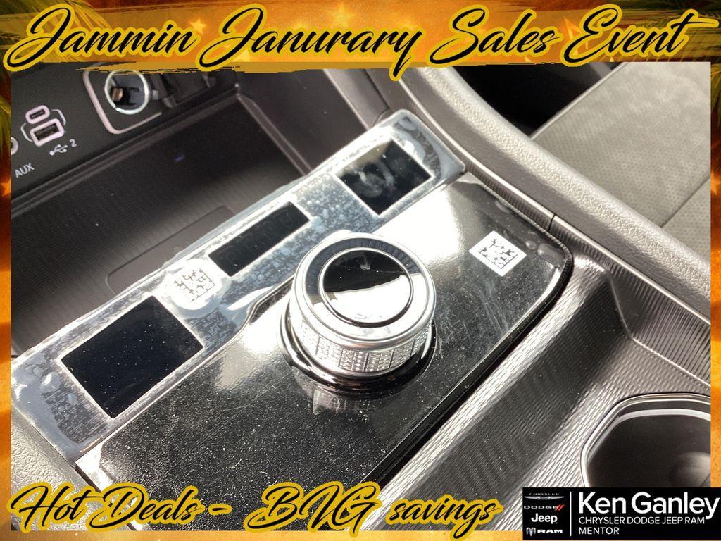 new 2025 Jeep Grand Cherokee L car, priced at $40,044