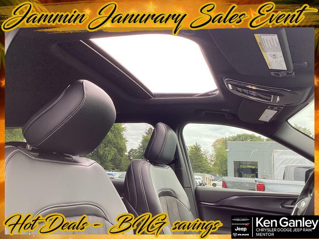 new 2025 Jeep Grand Cherokee L car, priced at $40,044