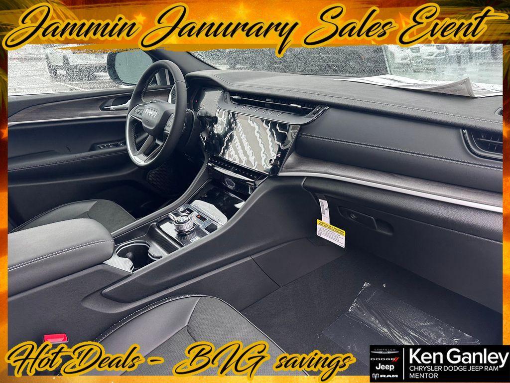 new 2026 Jeep Grand Cherokee car, priced at $42,499