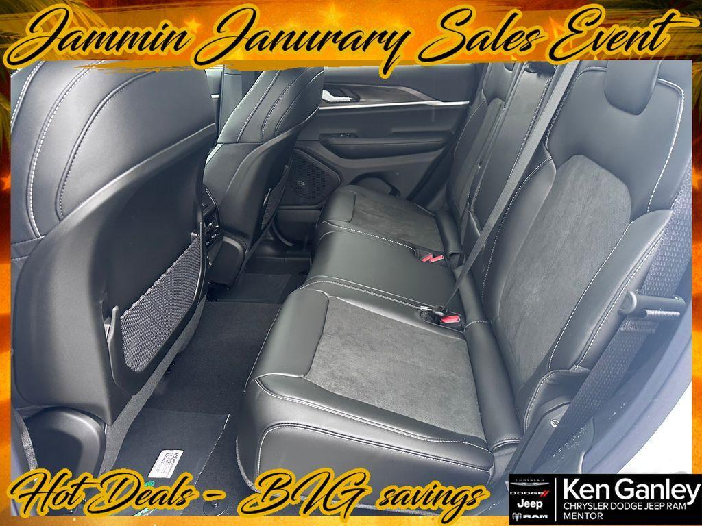 new 2026 Jeep Grand Cherokee car, priced at $42,499