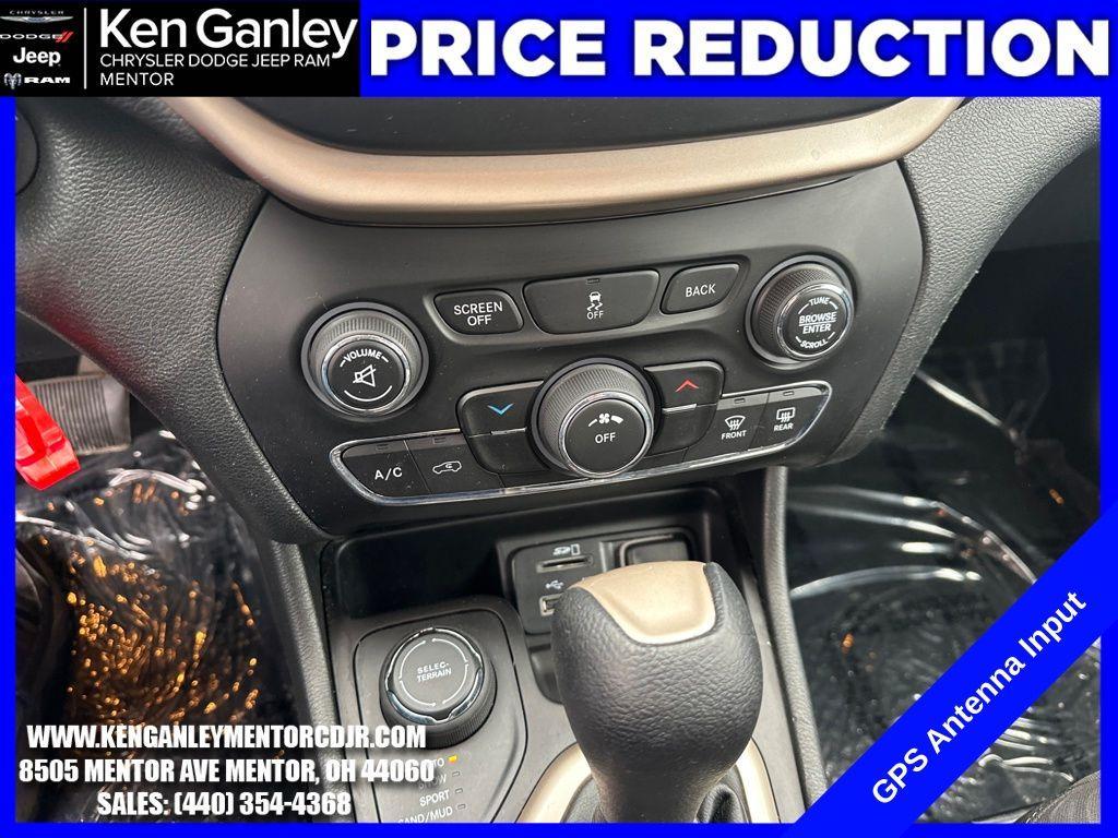 used 2015 Jeep Cherokee car, priced at $8,300