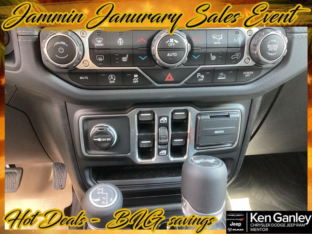 new 2025 Jeep Wrangler car, priced at $53,625