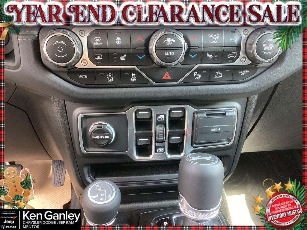 new 2025 Jeep Wrangler car, priced at $51,625