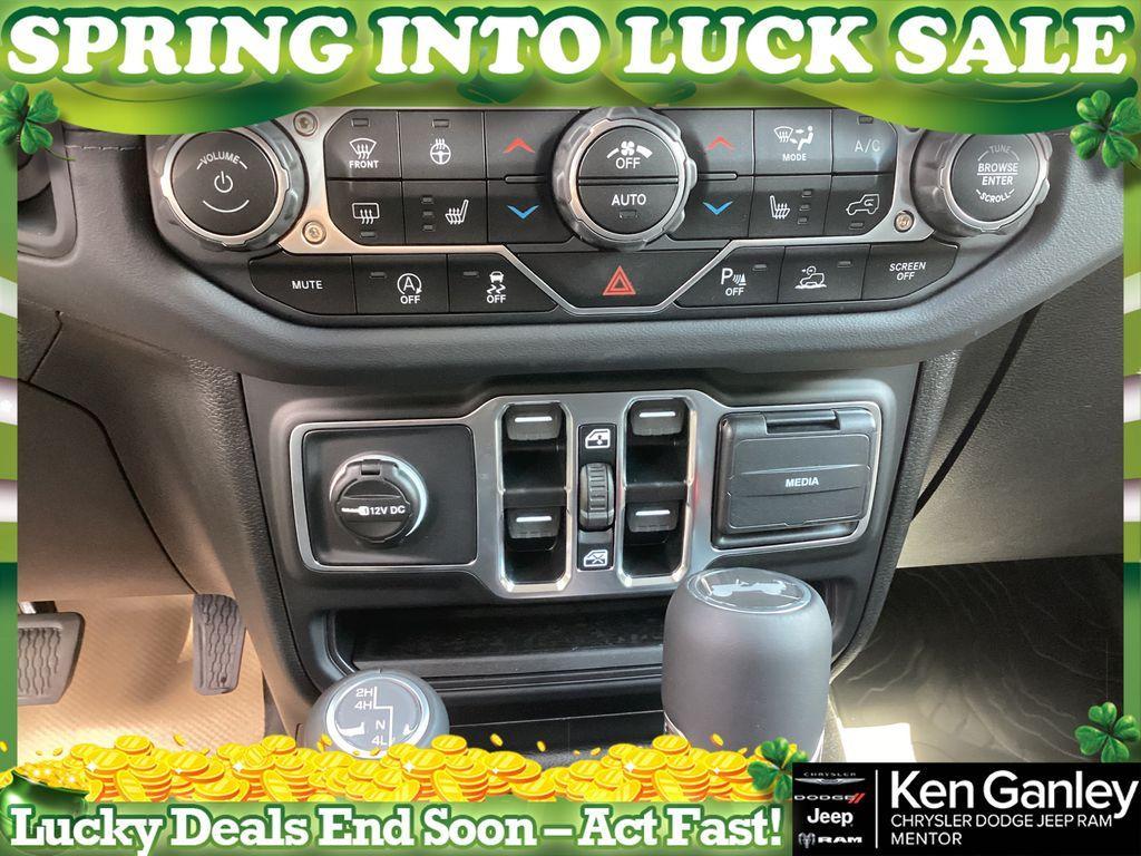 new 2025 Jeep Wrangler car, priced at $45,595