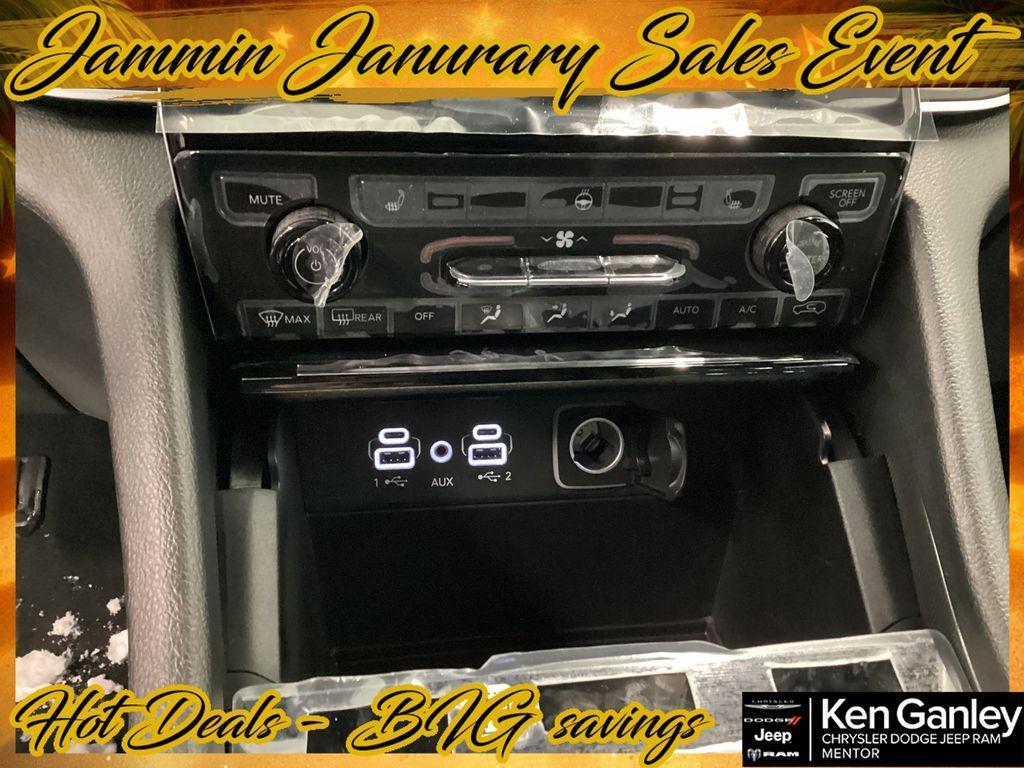 new 2025 Jeep Grand Cherokee car, priced at $43,023