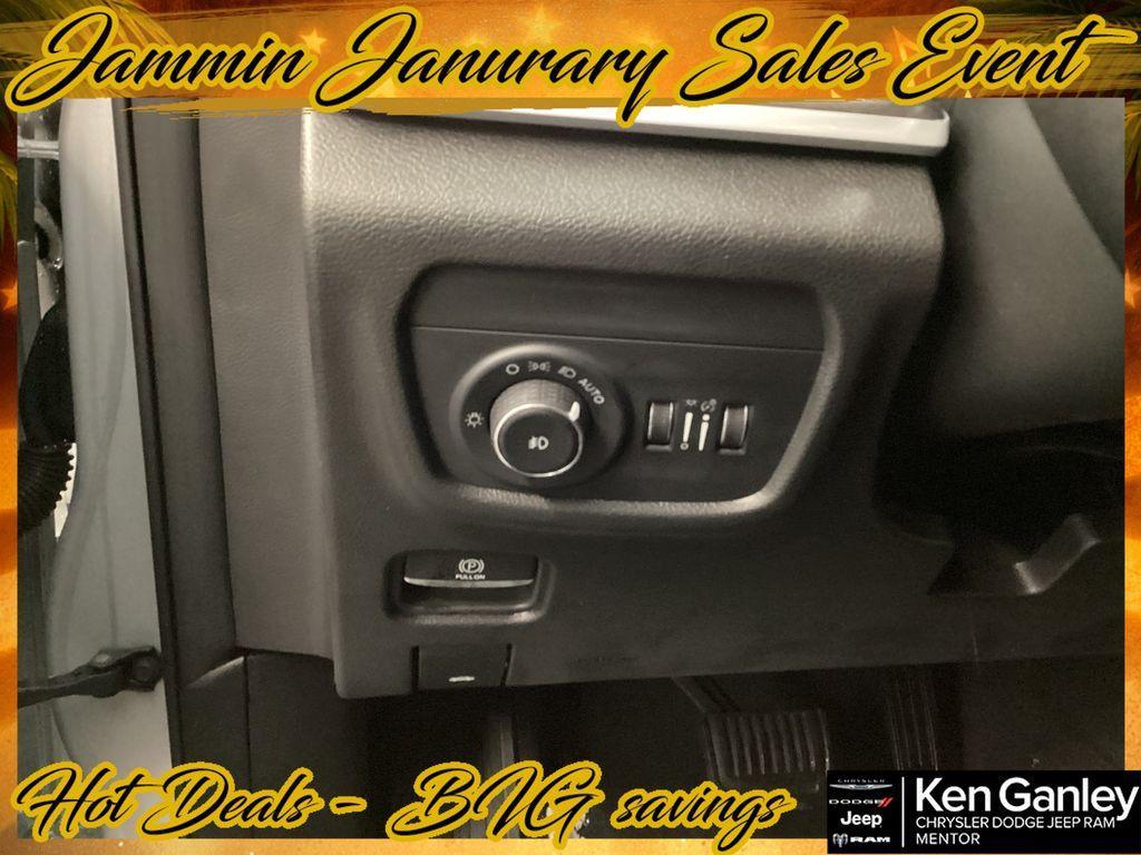 new 2025 Jeep Grand Cherokee car, priced at $43,023