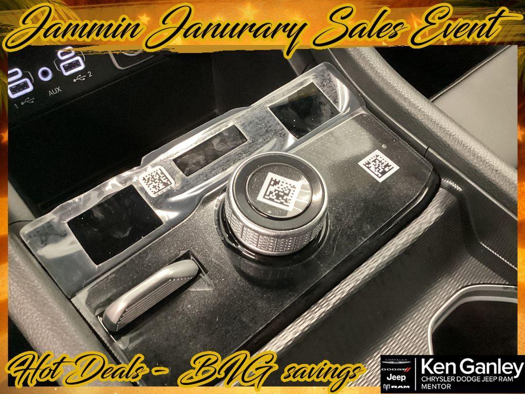 new 2025 Jeep Grand Cherokee car, priced at $43,023