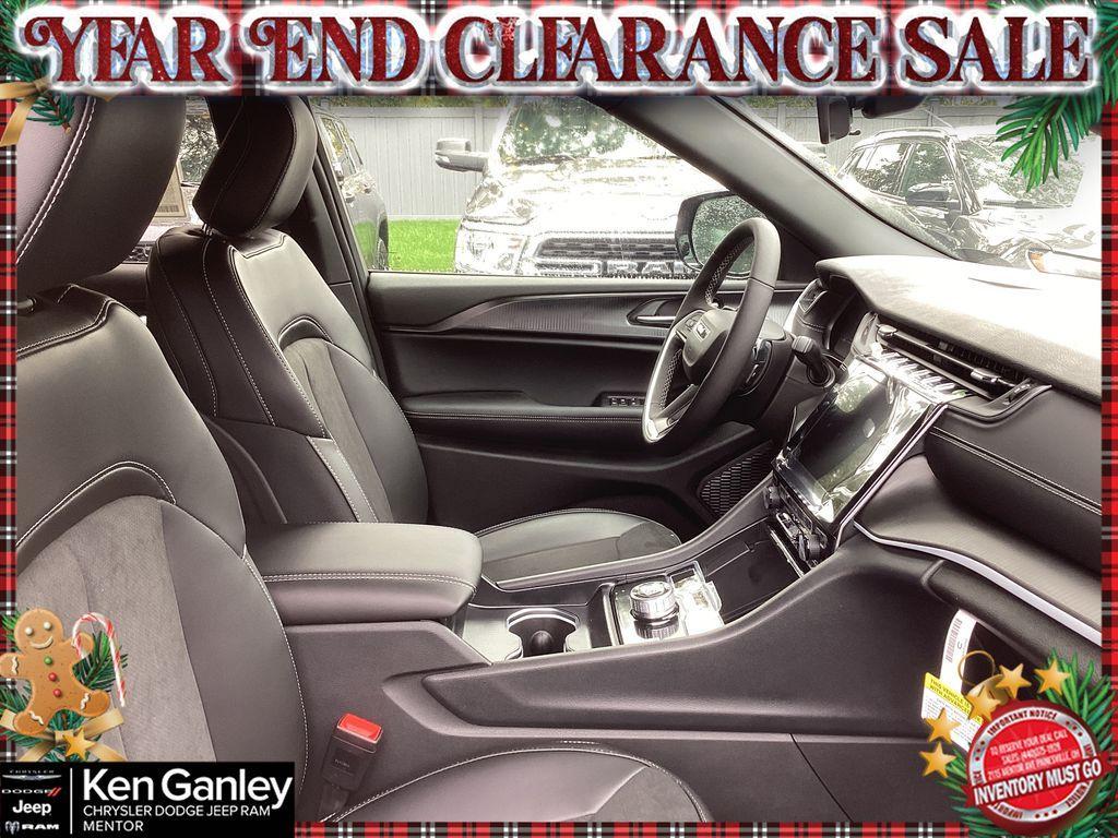 new 2025 Jeep Grand Cherokee car, priced at $38,754