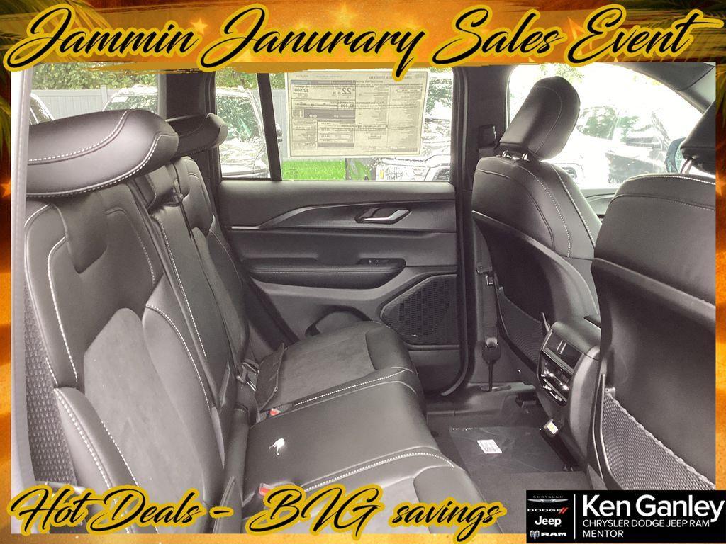 new 2025 Jeep Grand Cherokee car, priced at $38,004