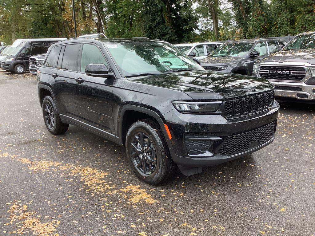 new 2025 Jeep Grand Cherokee car, priced at $38,754