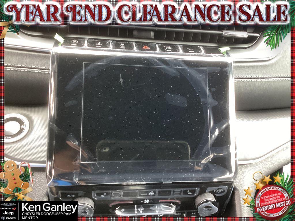 new 2025 Jeep Grand Cherokee car, priced at $38,754