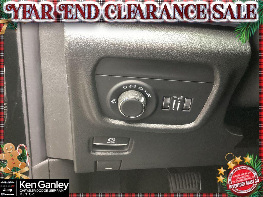 new 2025 Jeep Grand Cherokee car, priced at $38,754