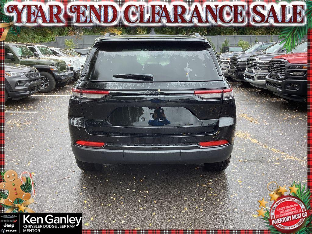 new 2025 Jeep Grand Cherokee car, priced at $38,754