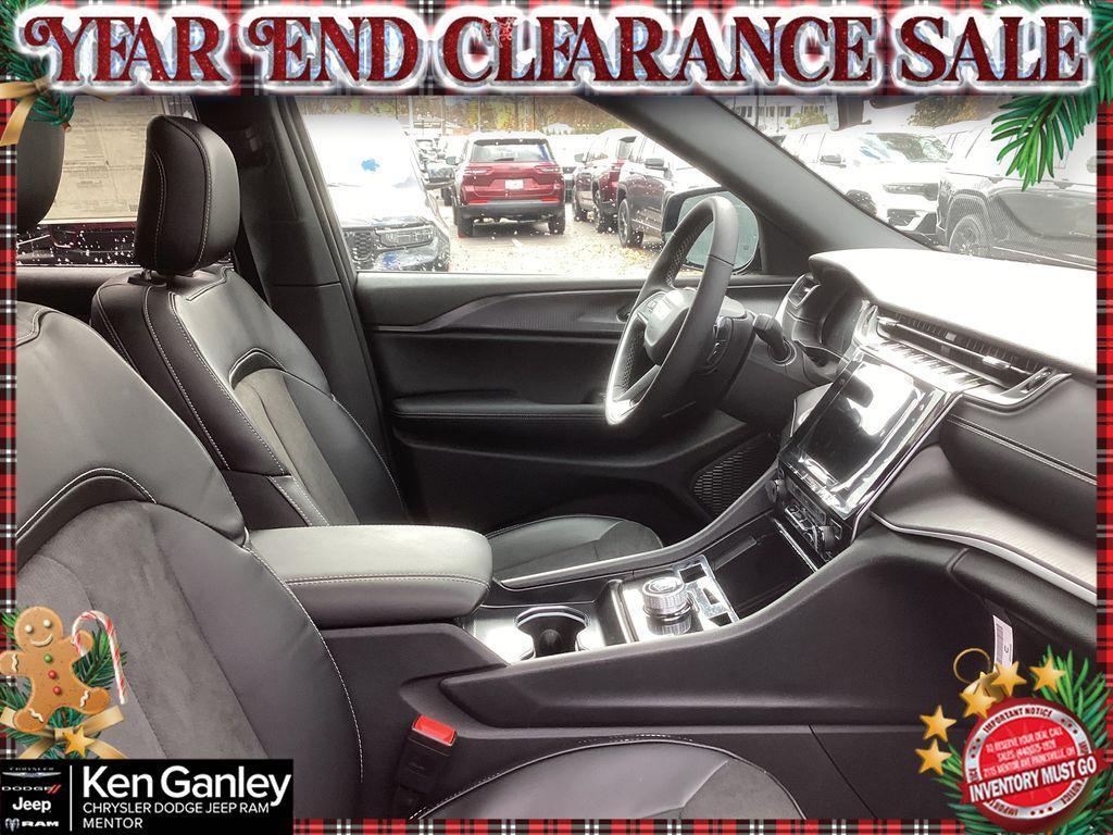new 2025 Jeep Grand Cherokee car, priced at $38,754