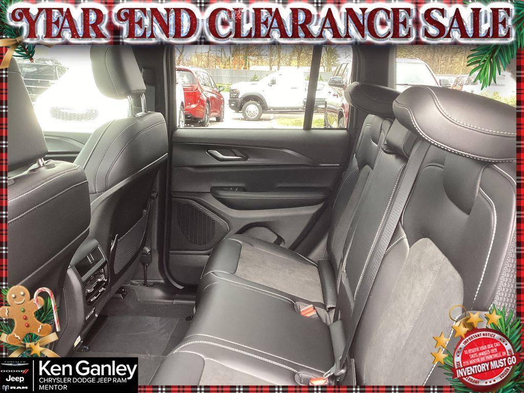 new 2025 Jeep Grand Cherokee car, priced at $38,754