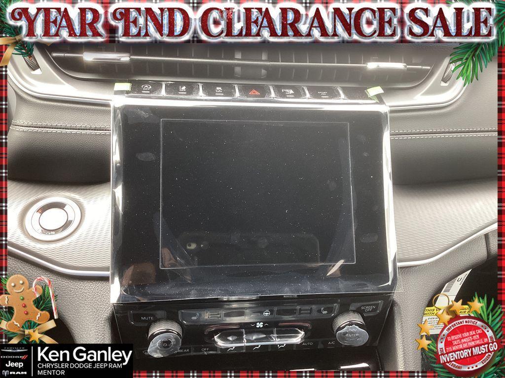 new 2025 Jeep Grand Cherokee car, priced at $38,754