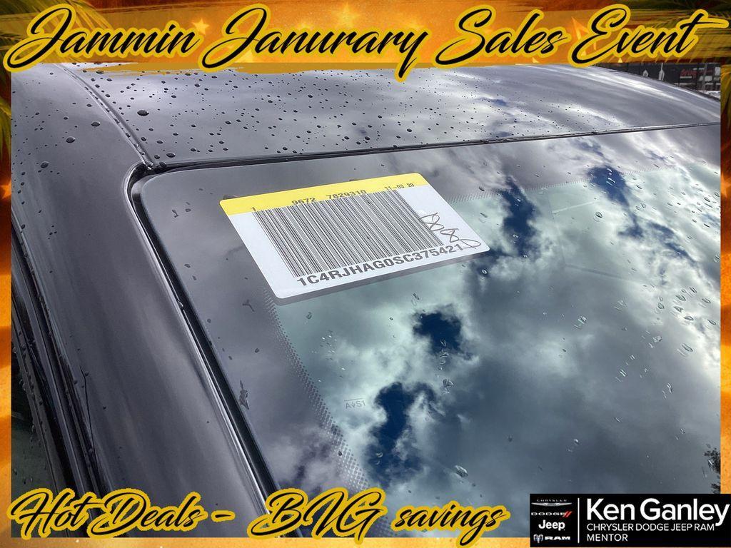 new 2025 Jeep Grand Cherokee car, priced at $38,004