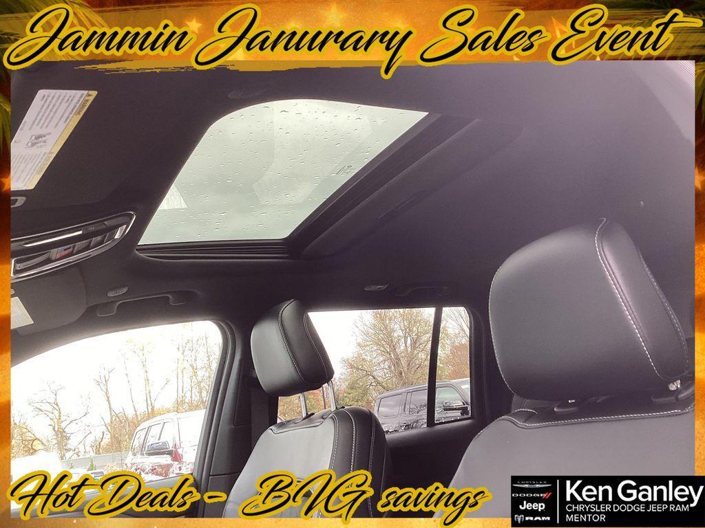 new 2025 Jeep Grand Cherokee car, priced at $38,004