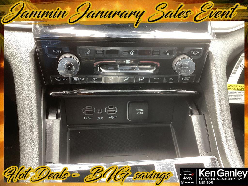 new 2025 Jeep Grand Cherokee car, priced at $38,004