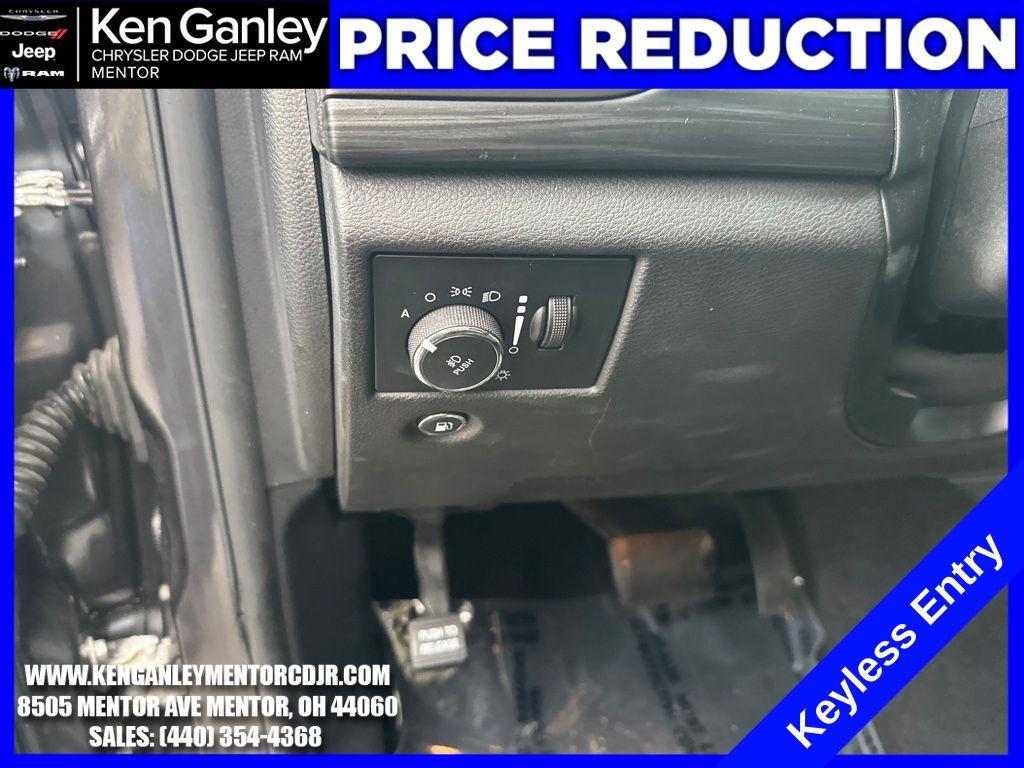 used 2019 Jeep Grand Cherokee car, priced at $17,900