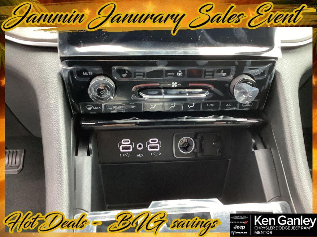 new 2025 Jeep Grand Cherokee car, priced at $40,034