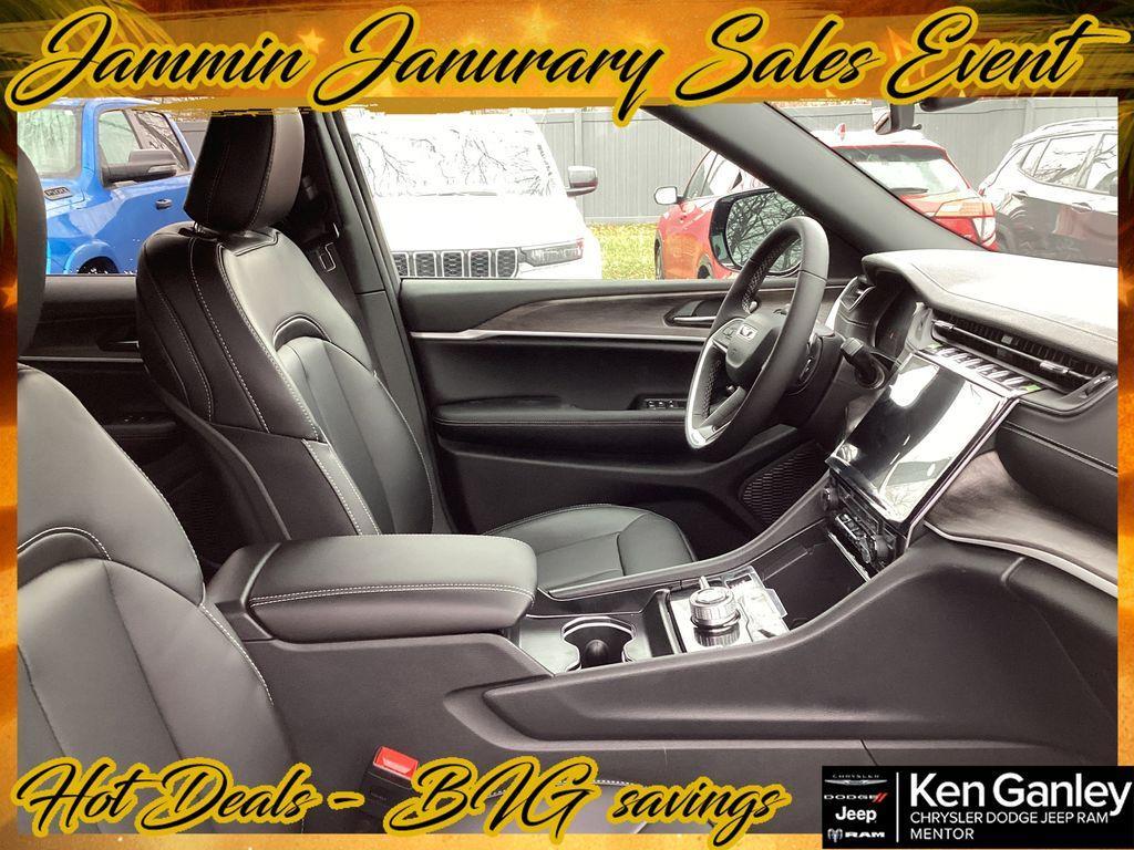 new 2025 Jeep Grand Cherokee car, priced at $40,034