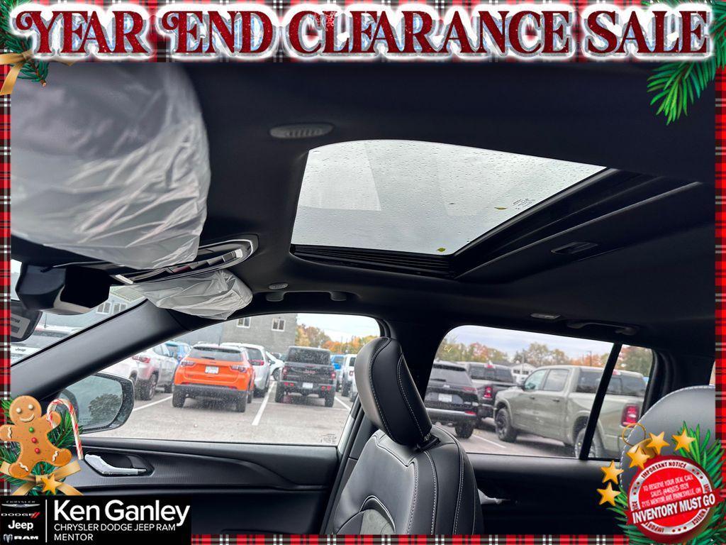 new 2025 Jeep Grand Cherokee car, priced at $37,322