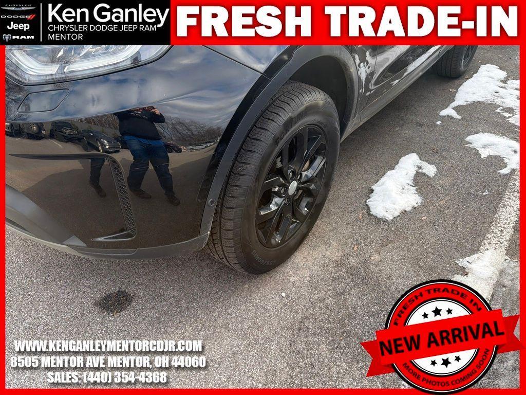 used 2019 Land Rover Discovery car, priced at $13,725