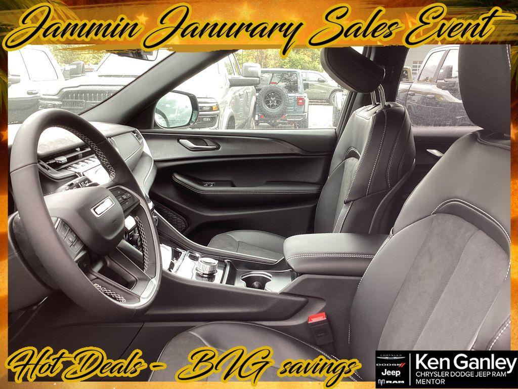 new 2025 Jeep Grand Cherokee car, priced at $46,135