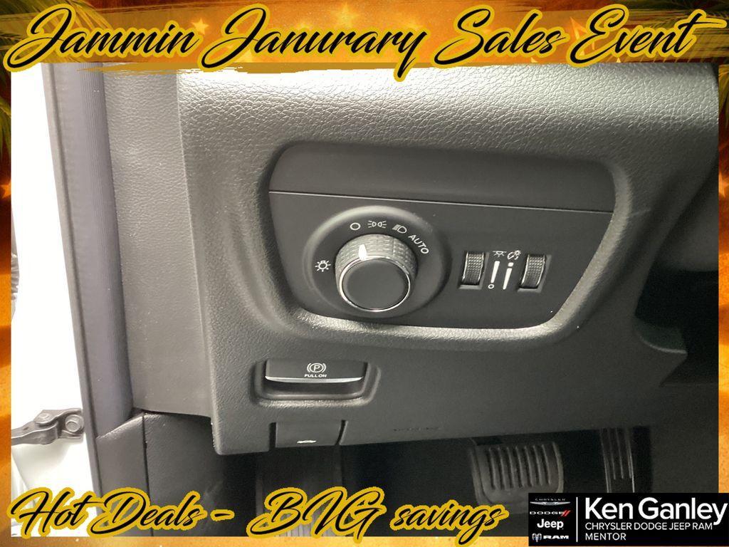 new 2025 Jeep Grand Cherokee car, priced at $46,135