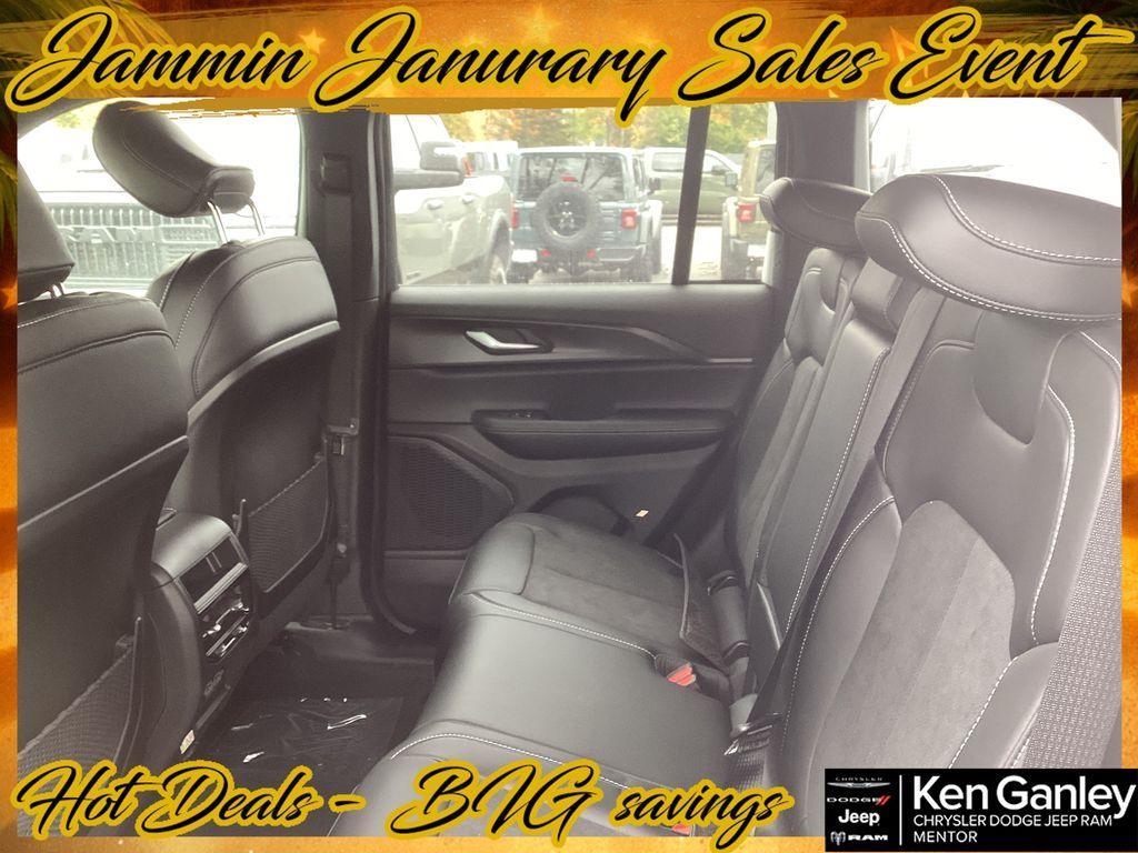 new 2025 Jeep Grand Cherokee car, priced at $46,135