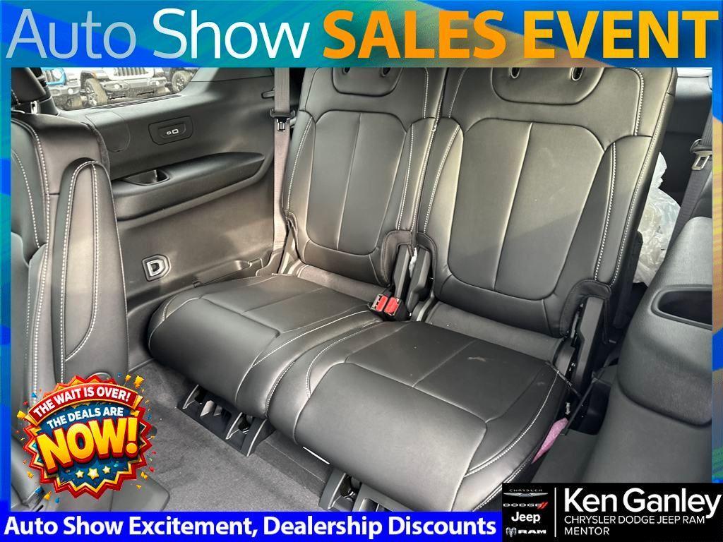 new 2025 Jeep Grand Cherokee L car, priced at $45,669