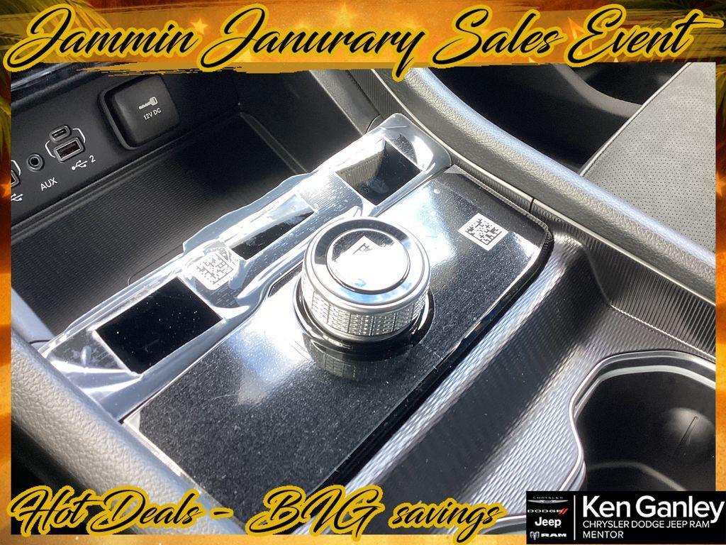 new 2025 Jeep Grand Cherokee car, priced at $37,108