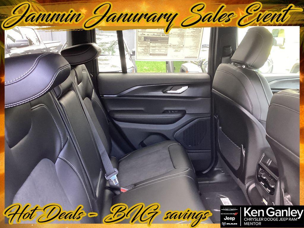 new 2025 Jeep Grand Cherokee car, priced at $37,108