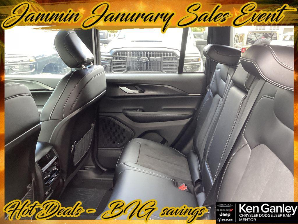 new 2025 Jeep Grand Cherokee car, priced at $37,108