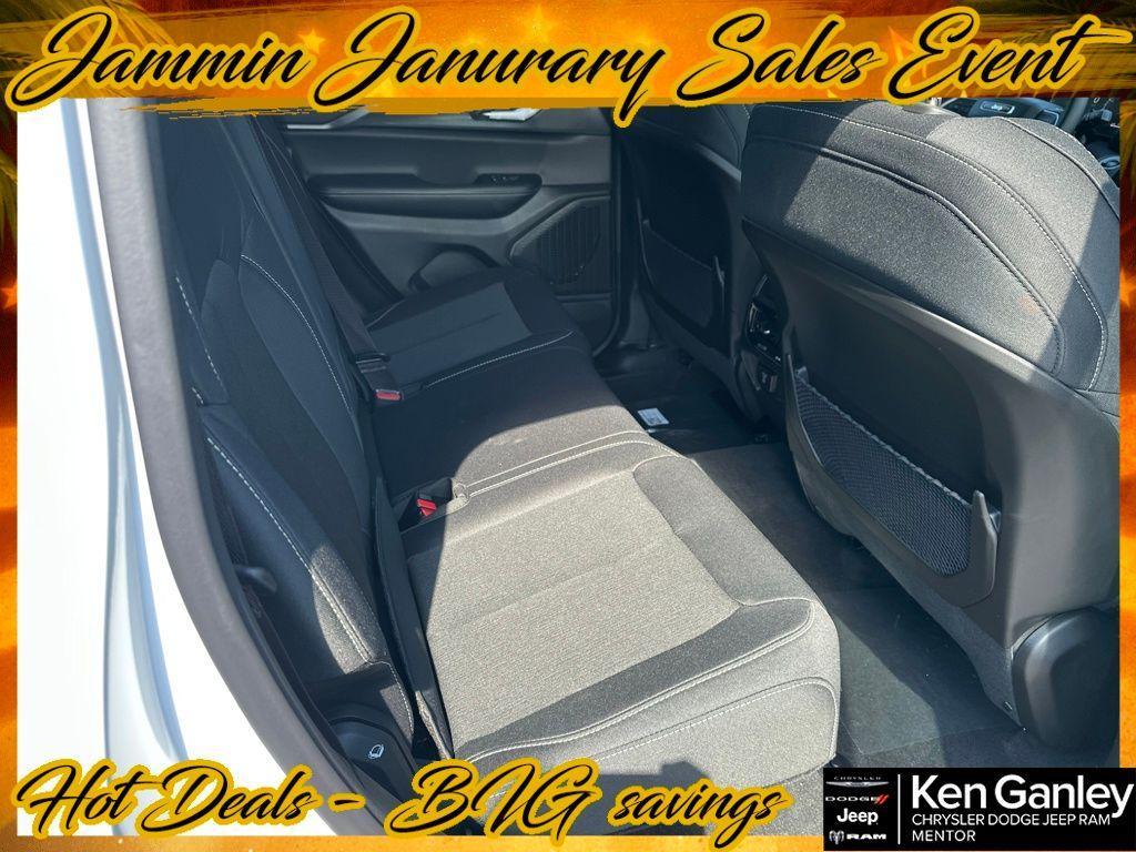 new 2025 Jeep Grand Cherokee car, priced at $34,291