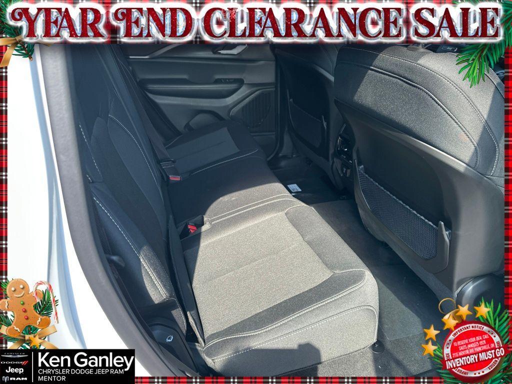 new 2025 Jeep Grand Cherokee car, priced at $39,291