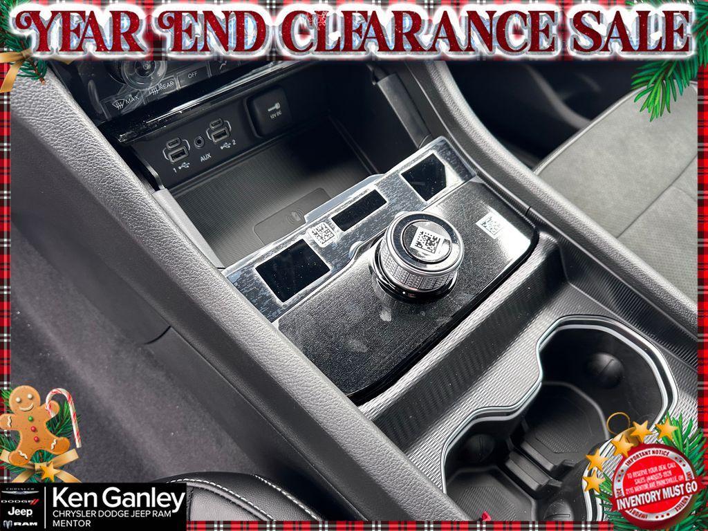 new 2025 Jeep Grand Cherokee car, priced at $37,858