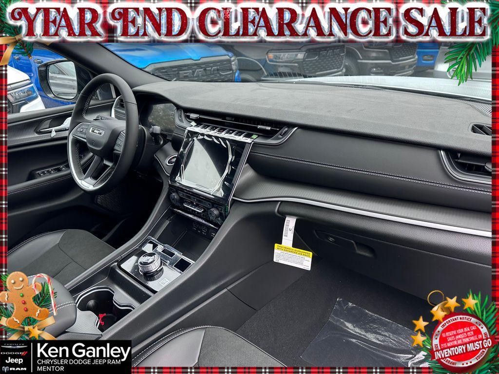 new 2025 Jeep Grand Cherokee car, priced at $37,858