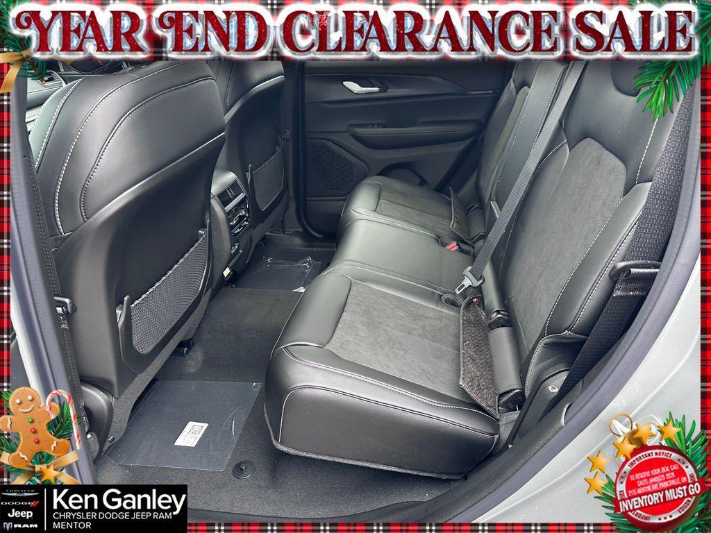 new 2025 Jeep Grand Cherokee car, priced at $37,858