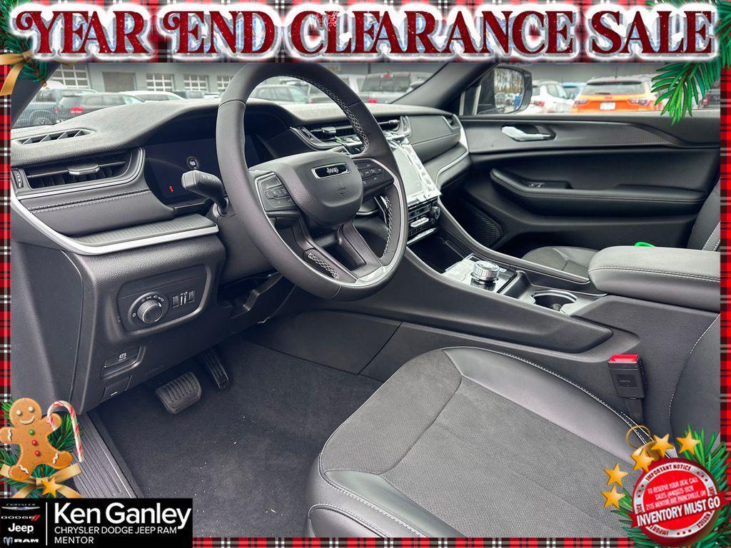 new 2025 Jeep Grand Cherokee car, priced at $37,858