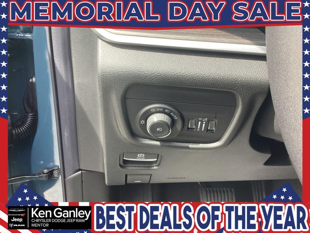 new 2026 Jeep Grand Cherokee car, priced at $45,197