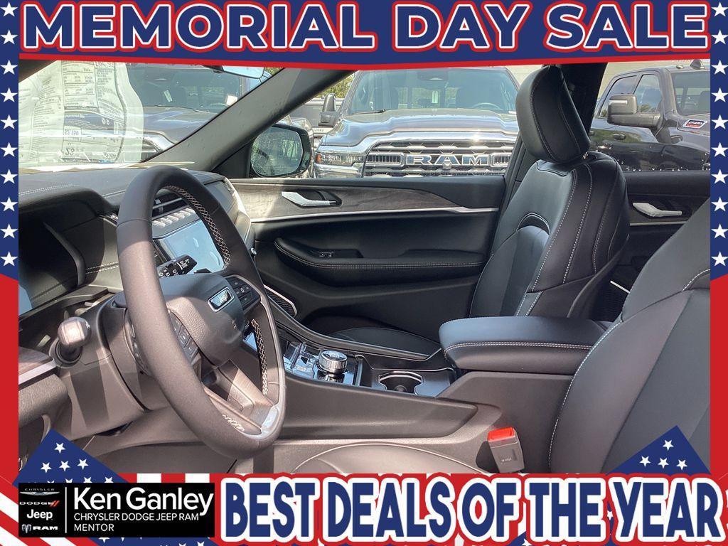 new 2026 Jeep Grand Cherokee car, priced at $45,197