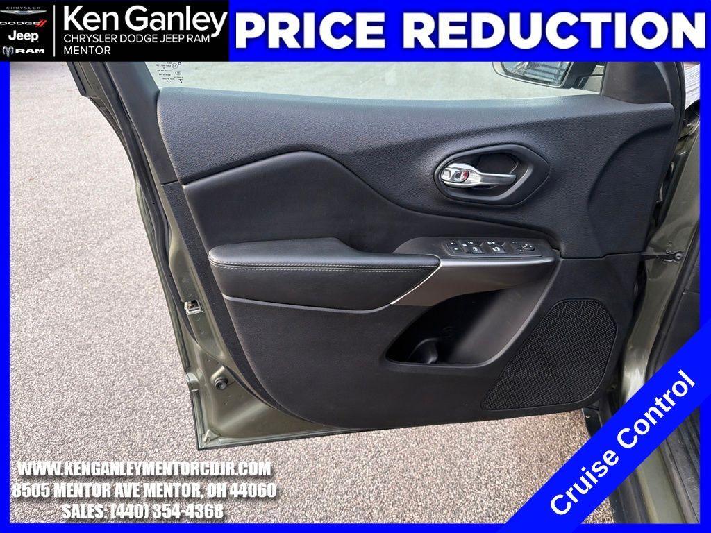 used 2019 Jeep Cherokee car, priced at $15,245