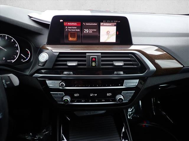 BMW X3 view 18