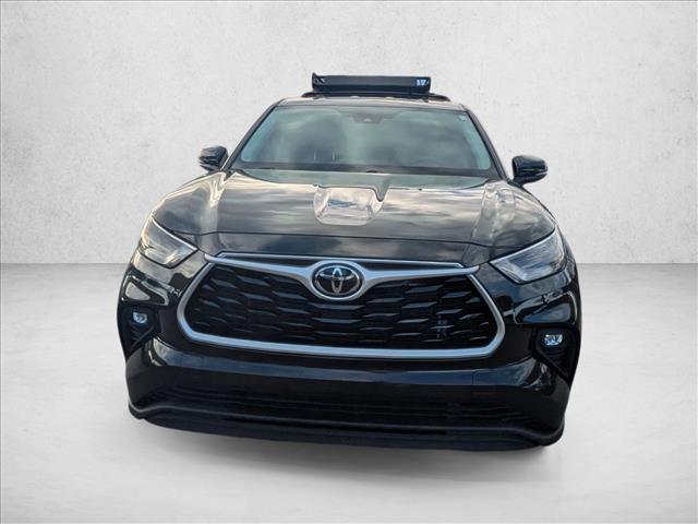 used 2022 Toyota Highlander car, priced at $22,000