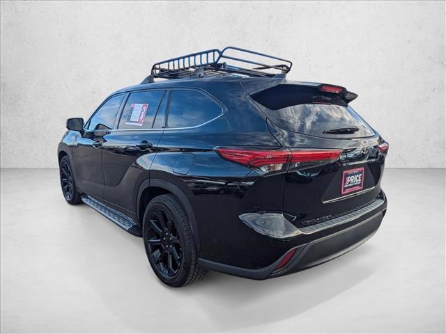 used 2022 Toyota Highlander car, priced at $22,000