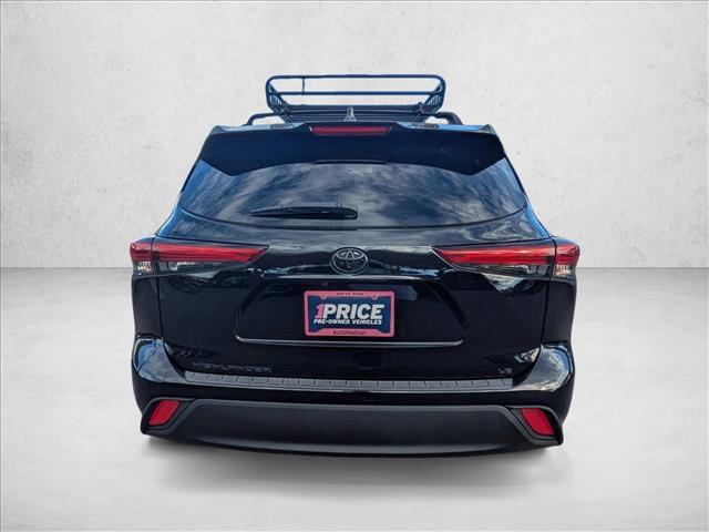 used 2022 Toyota Highlander car, priced at $22,000
