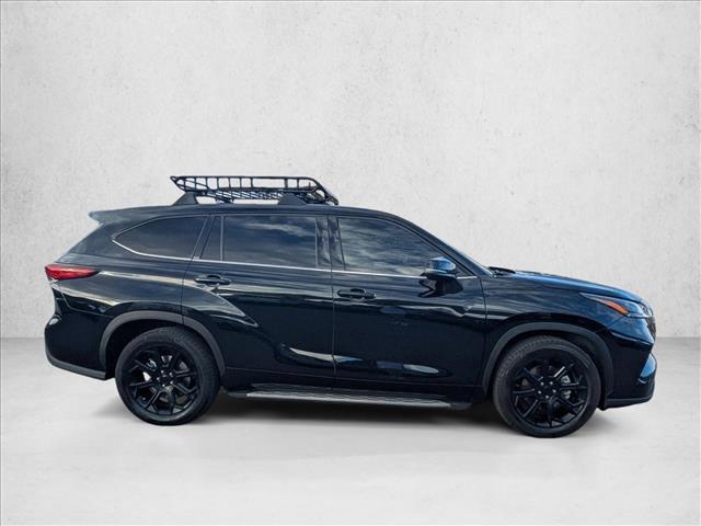 used 2022 Toyota Highlander car, priced at $22,000