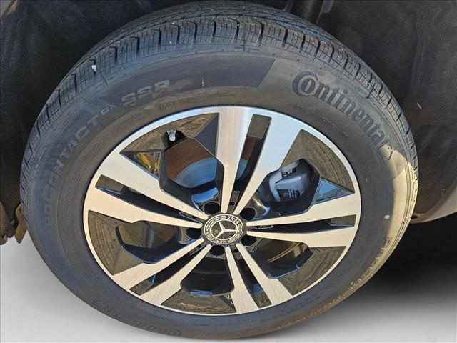 new 2025 Mercedes-Benz GLB 250 car, priced at $47,145